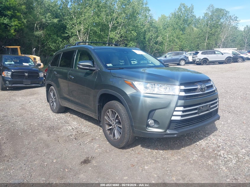 2017 Toyota Highlander VIN 5TDJZRFH2HS482961 IAAI salvage auction — LEFT SIDE, Salvage (Massachusetts), sold $10,950 on 2026-07-08 (photo 1)