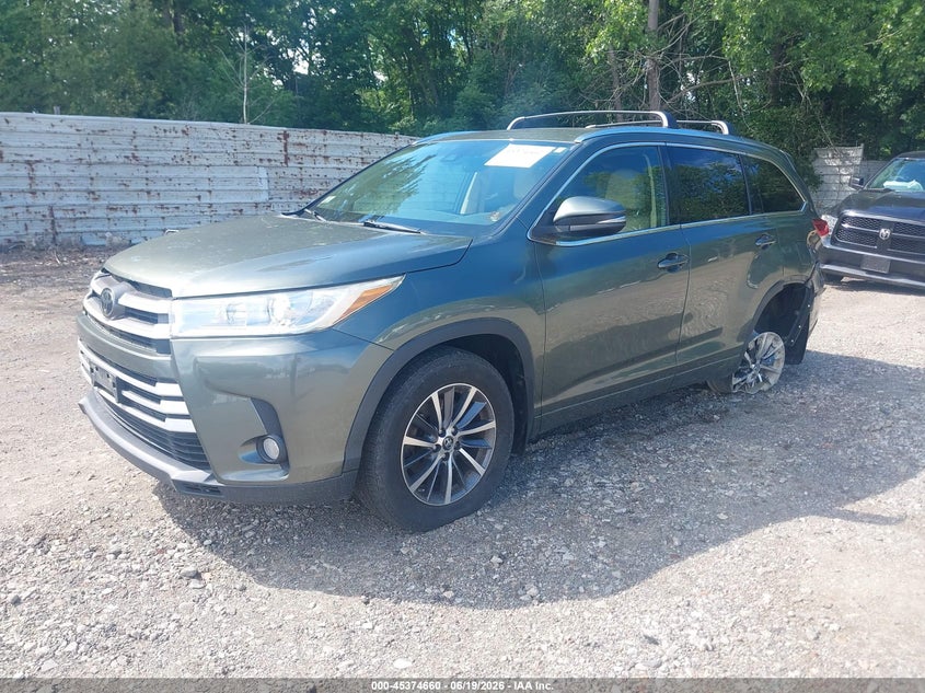 2017 Toyota Highlander VIN 5TDJZRFH2HS482961 IAAI salvage auction — LEFT SIDE, Salvage (Massachusetts), sold $10,950 on 2026-07-08 (photo 2)