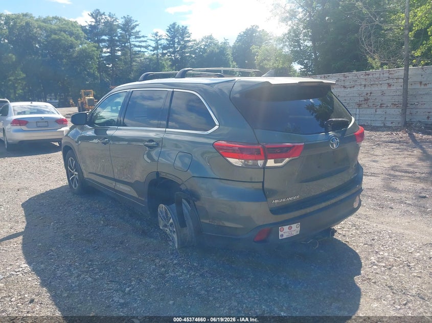 2017 Toyota Highlander VIN 5TDJZRFH2HS482961 IAAI salvage auction — LEFT SIDE, Salvage (Massachusetts), sold $10,950 on 2026-07-08 (photo 3)