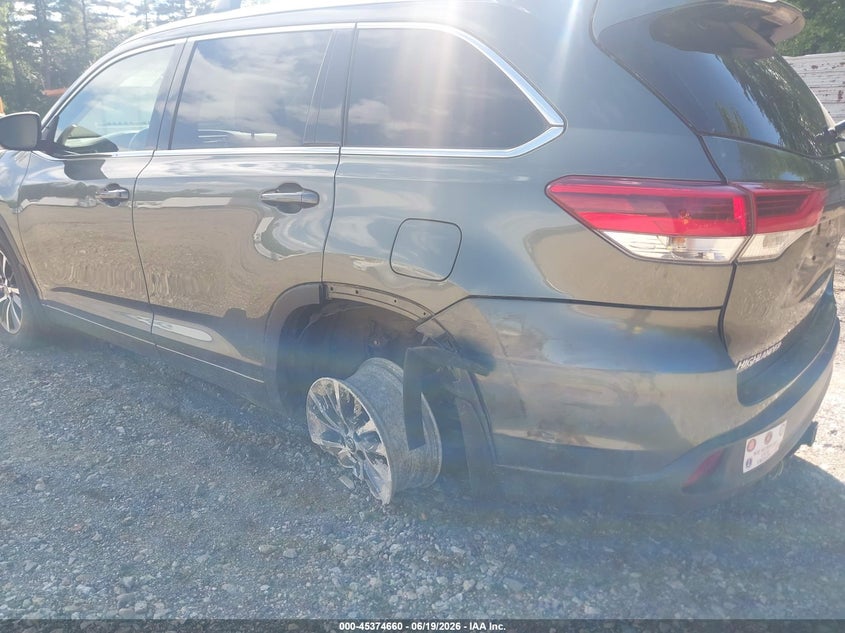 2017 Toyota Highlander VIN 5TDJZRFH2HS482961 IAAI salvage auction — LEFT SIDE, Salvage (Massachusetts), sold $10,950 on 2026-07-08 (photo 6)