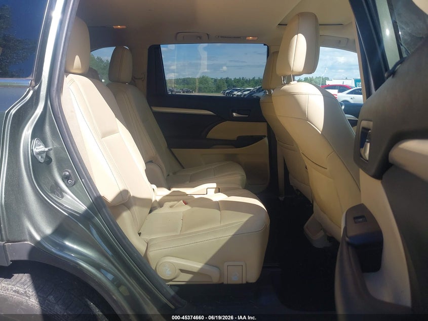2017 Toyota Highlander VIN 5TDJZRFH2HS482961 IAAI salvage auction — LEFT SIDE, Salvage (Massachusetts), sold $10,950 on 2026-07-08 (photo 8)