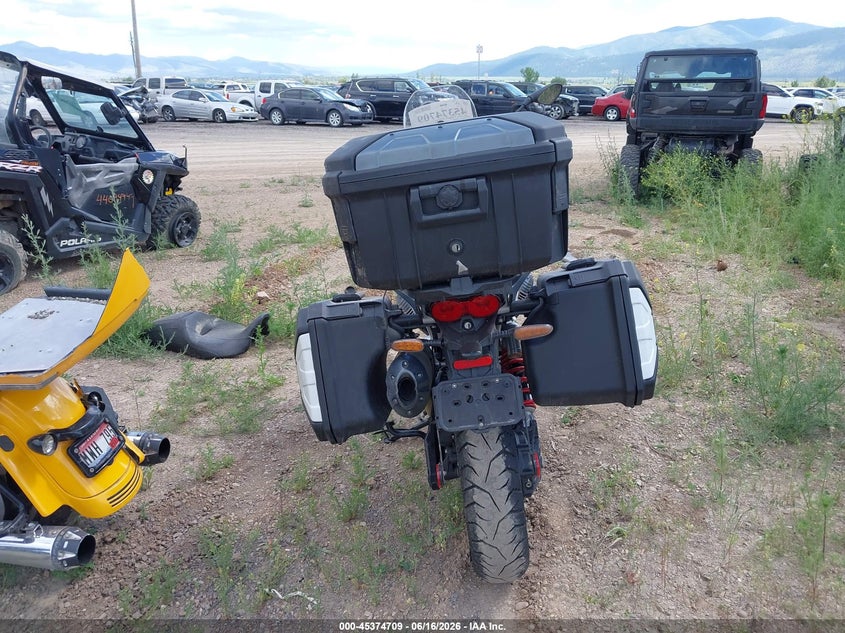 2025 Moto guzzi VIN ZGUMLUB03SS000060 IAAI salvage auction — ALL OVER, Salvage Title, sold $2,750 on 2026-08-04 (photo 6)