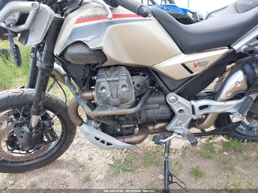 2025 Moto guzzi VIN ZGUMLUB03SS000060 IAAI salvage auction — ALL OVER, Salvage Title, sold $2,750 on 2026-08-04 (photo 9)