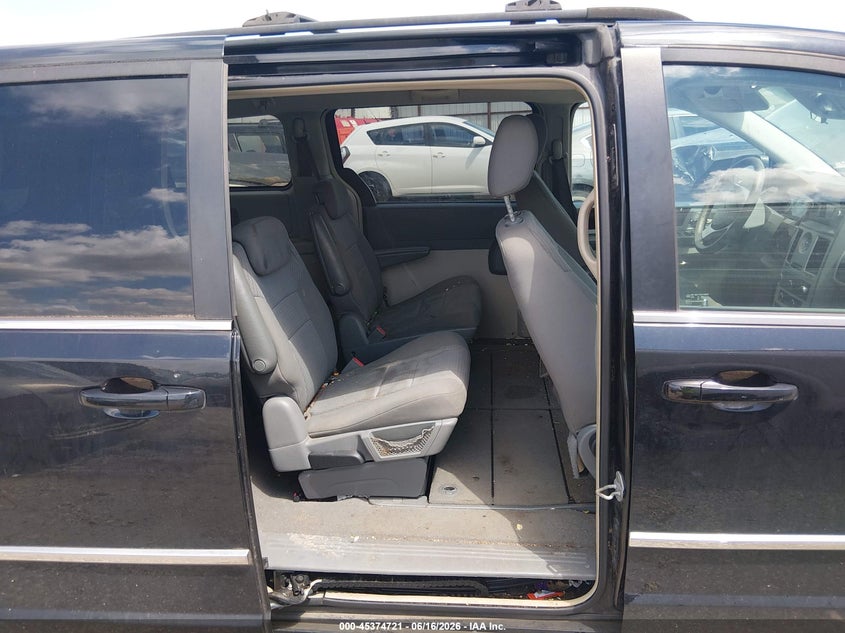 2010 Chrysler Town & country VIN 2A4RR5D13AR252730 IAAI salvage auction — LEFT SIDE, Salvage (Arkansas), sold $500 on 2026-07-09 (photo 8)