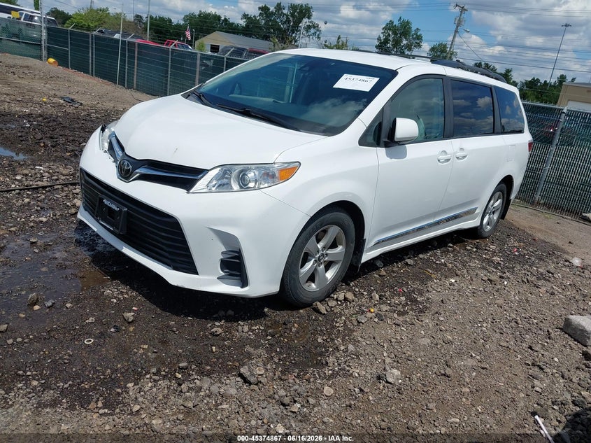2018 Toyota Sienna VIN 5TDKZ3DC8JS946401 IAAI salvage auction — RIGHT FRONT, Salvage (Ohio), sold $8,150 on 2026-07-08 (photo 2)