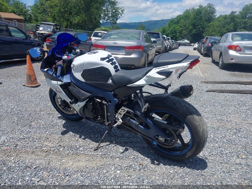 2011 Suzuki Gsx750 VIN JS1GR7MA1B2100450 IAAI salvage auction — RIGHT SIDE, Clear (Virginia), sold $3,200 on 2026-07-07 (photo 3)