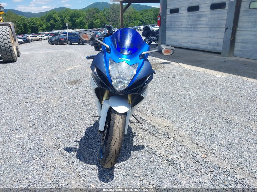 2011 Suzuki Gsx750 VIN JS1GR7MA1B2100450 IAAI salvage auction — RIGHT SIDE, Clear (Virginia), sold $3,200 on 2026-07-07 (photo 5)