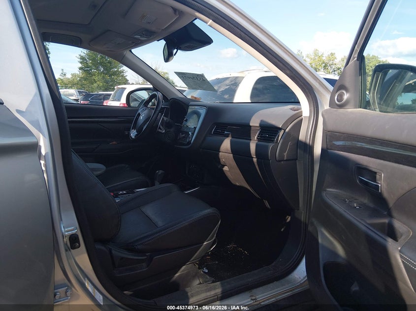 2018 Mitsubishi Outlander VIN JA4JZ4AX6JZ048154 IAAI salvage auction — REAR END, Salvage Title, sold $3,400 on 2026-07-28 (photo 5)
