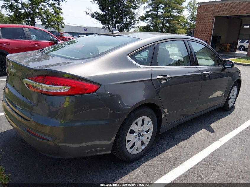 2020 Ford Fusion VIN 3FA6P0G79LR236231 IAAI salvage auction — NORMAL WEAR, SF97 (Virginia), sold $11,375 on 2026-07-22 (photo 4)