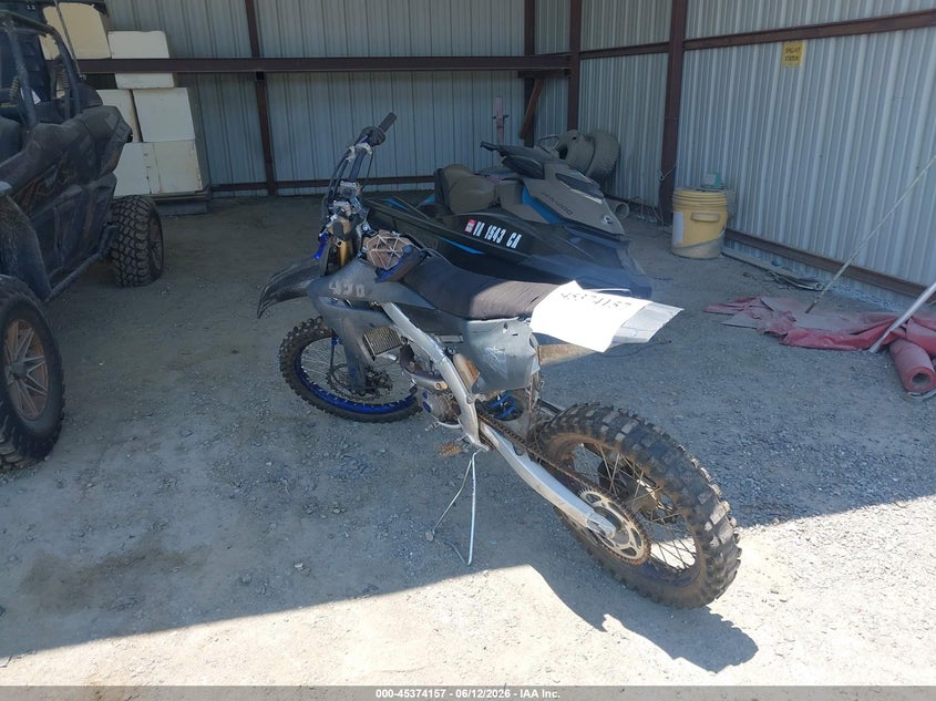 2019 Yamaha Yz450f VIN JYACJ23CXKA003847 IAAI salvage auction — FRONT & REAR, Salvage (Virginia), sold $1,800 on 2026-07-14 (photo 3)