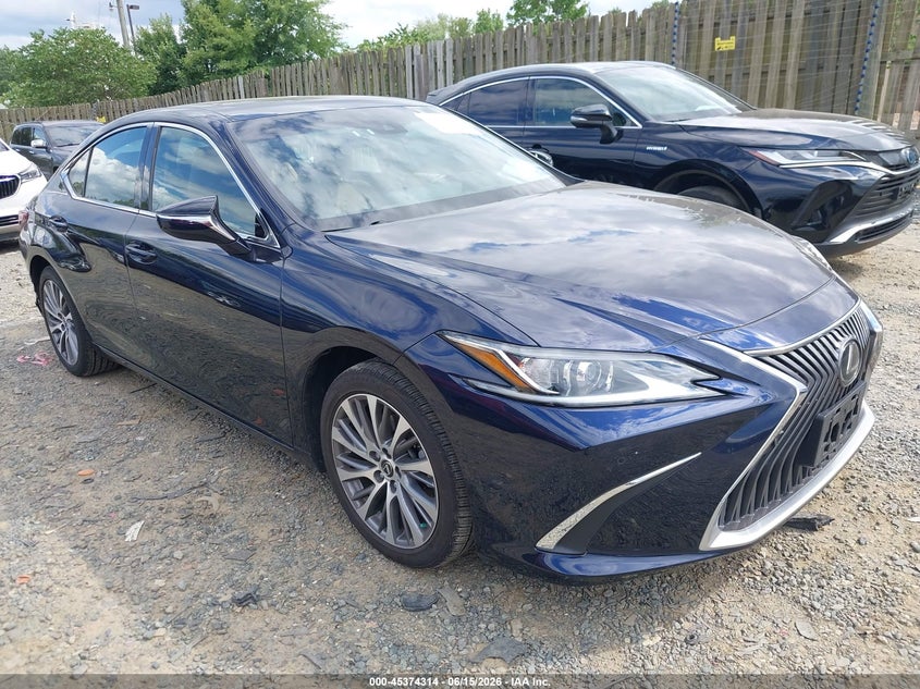 2019 Lexus ES VIN 58ABZ1B19KU038286 IAAI salvage auction — REAR END, Salvage (Virginia), sold $11,800 on 2026-07-10 (photo 1)