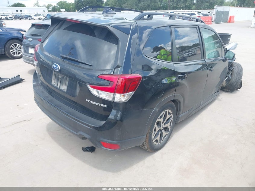 2023 Subaru Forester VIN JF2SKAEC4PH490970 IAAI salvage auction — RIGHT SIDE, Salvage (Texas), sold $3,125 on 2026-07-28 (photo 4)