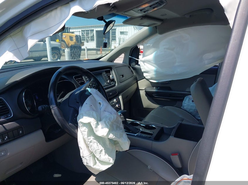 2020 Kia SEDONA VIN KNDMB5C17L6624473 IAAI salvage auction — RIGHT FRONT, Salvage (North Carolina), sold $1,700 on 2026-07-23 (photo 5)