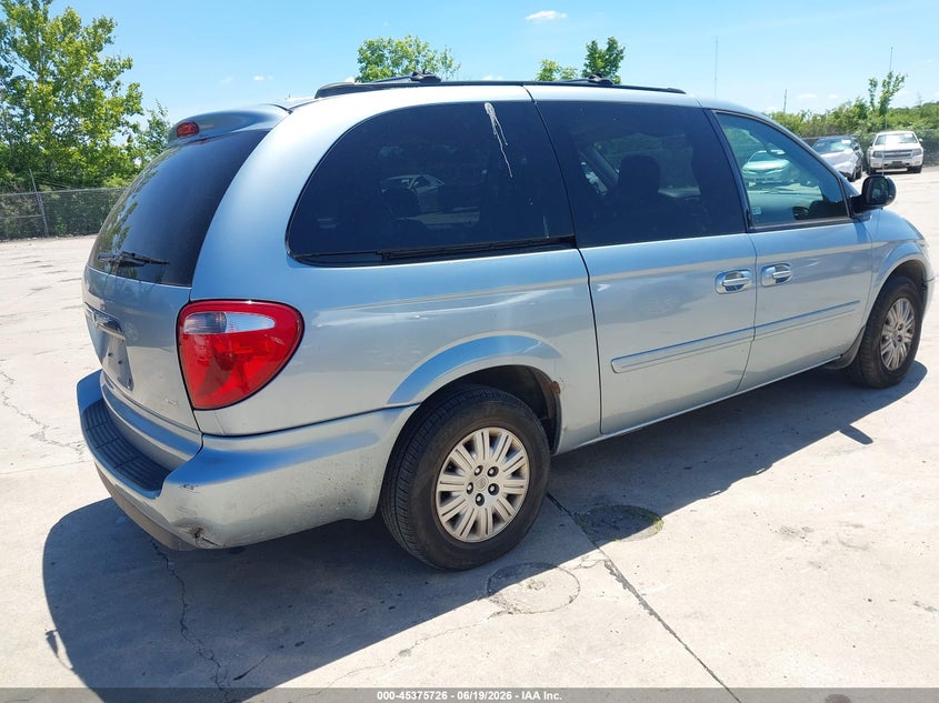 2005 Chrysler Town & country VIN 2C4GP44R75R255056 IAAI salvage auction — REAR END, Salvage (Missouri), sold $325 on 2026-07-18 (photo 4)