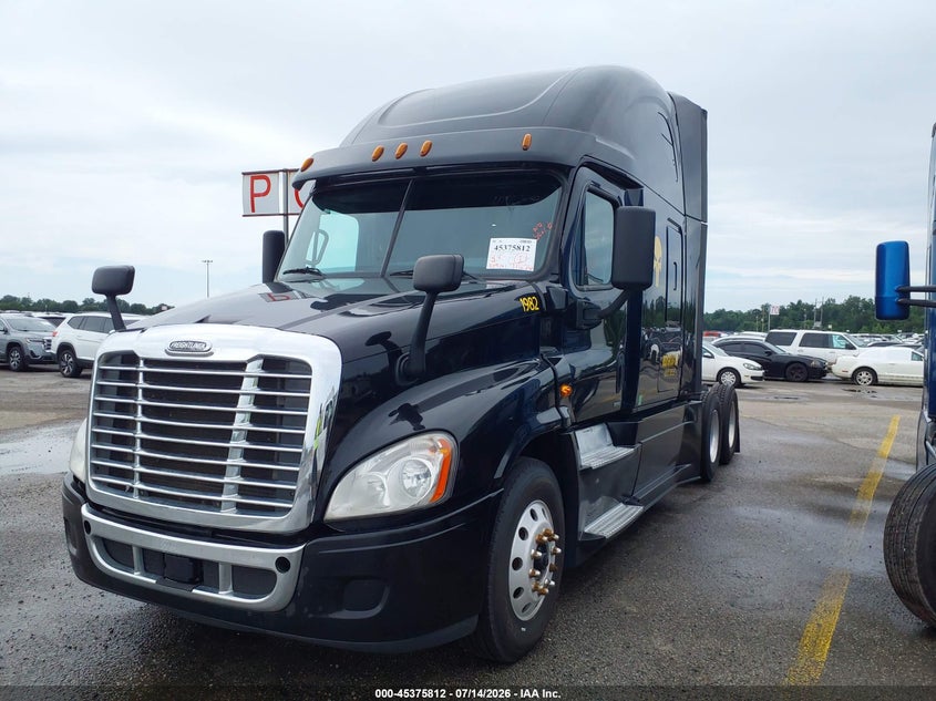 2017 Freightliner Cascadia 125 VIN 3AKJGLDR3HSJJ8481 IAAI salvage auction — NORMAL WEAR, Clear (Louisiana), sold $3,050 on 2026-08-24 (photo 2)