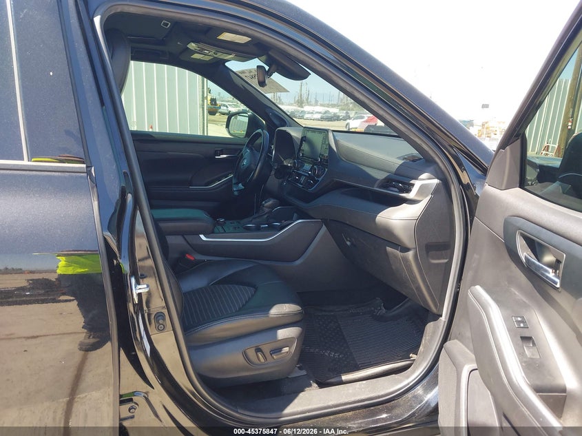 2022 Toyota Highlander VIN 5TDJZRBH6NS183927 IAAI salvage auction — FRONT & REAR, Salvage (California), sold $15,250 on 2026-07-08 (photo 5)