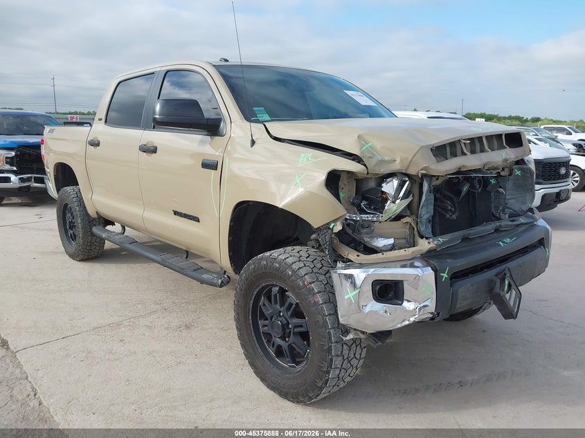 2017 Toyota Tundra VIN 5TFDW5F19HX630776 IAAI salvage auction — FRONT END, Original (Texas), sold $12,700 on 2026-07-27 (photo 1)