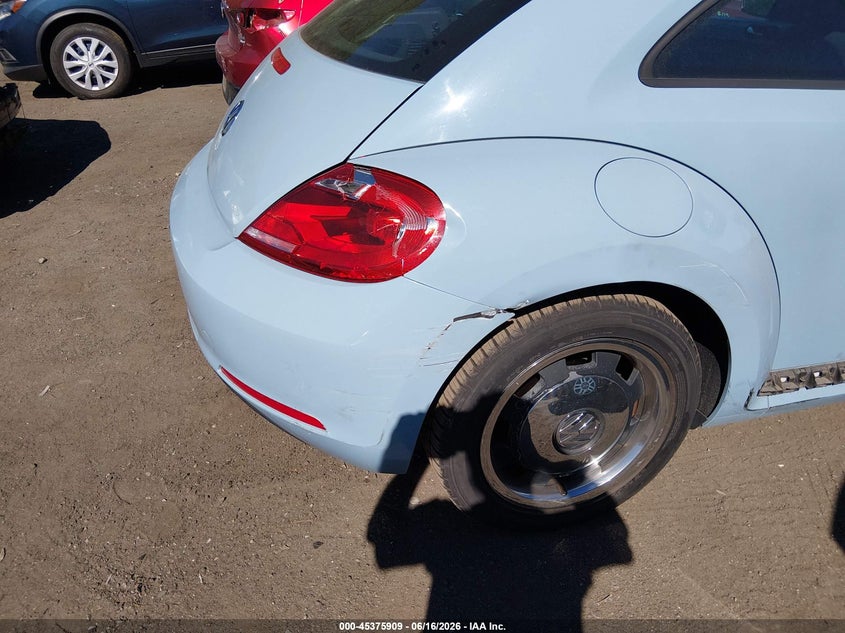 2012 Volkswagen Beetle VIN 3VWJP7ATXCM613520 IAAI salvage auction — RIGHT FRONT, Salvage (Massachusetts), sold $300 on 2026-09-01 (photo 6)