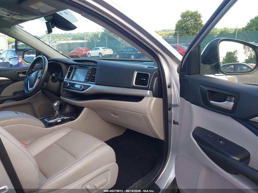 2019 Toyota Highlander VIN 5TDJZRFH4KS605313 IAAI salvage auction — FRONT END, Salvage (Pennsylvania), sold $9,950 on 2026-07-10 (photo 5)