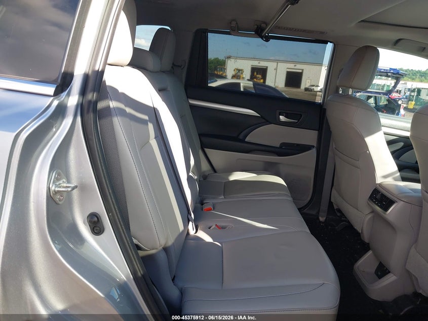 2019 Toyota Highlander VIN 5TDJZRFH4KS605313 IAAI salvage auction — FRONT END, Salvage (Pennsylvania), sold $9,950 on 2026-07-10 (photo 8)