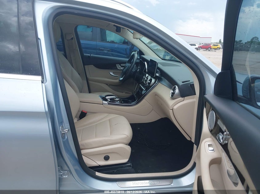 2017 Mercedes-benz Glc VIN WDC0G4KB2HF237156 IAAI salvage auction — LEFT FRONT, Salvage (Texas), sold $8,850 on 2026-07-14 (photo 5)