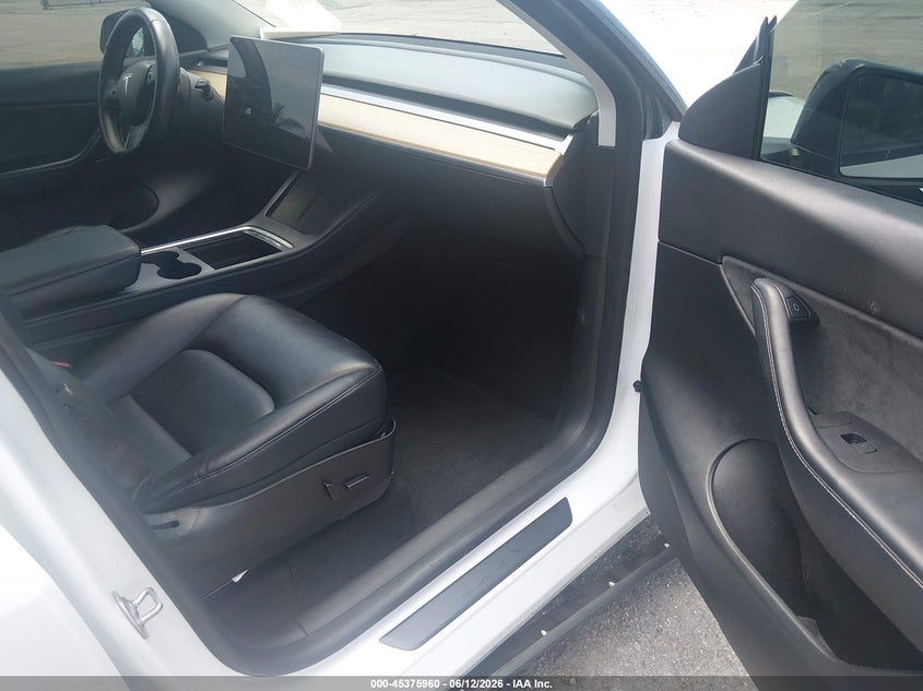 2022 Tesla Model y VIN 7SAYGDEE8NF481668 IAAI salvage auction — RIGHT SIDE, Rebuildable (Florida), sold $8,200 on 2026-07-30 (photo 5)