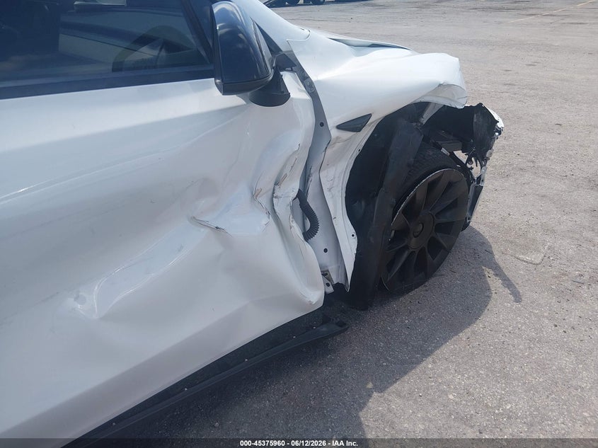 2022 Tesla Model y VIN 7SAYGDEE8NF481668 IAAI salvage auction — RIGHT SIDE, Rebuildable (Florida), sold $8,200 on 2026-07-30 (photo 6)