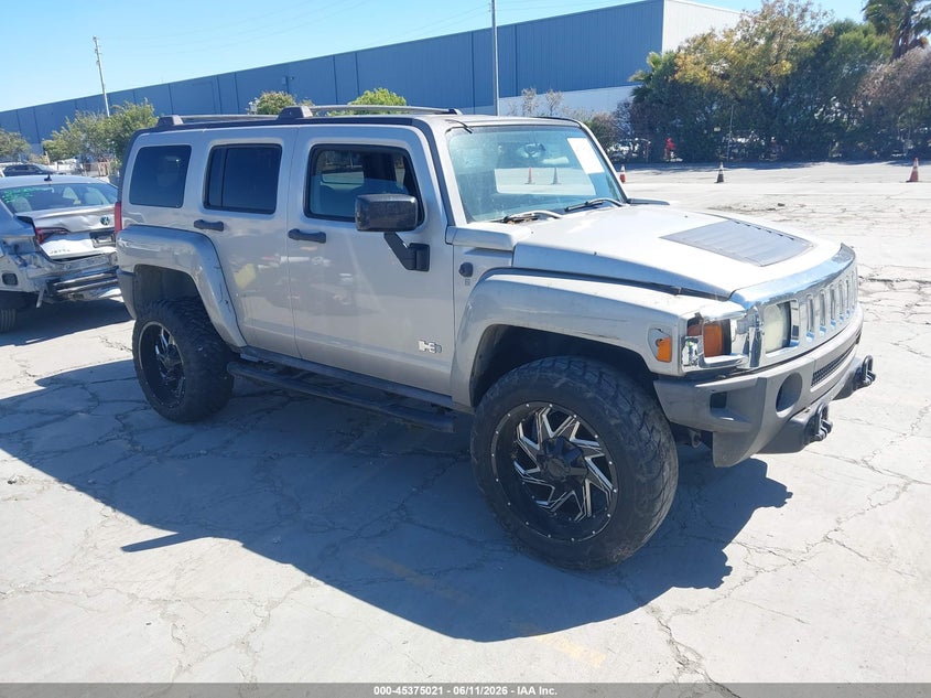 2007 Hummer H3 VIN 5GTDN13E878105681 IAAI salvage auction — NORMAL WEAR, Clear - Dealer Only (California), sold $825 on 2026-07-29 (photo 1)