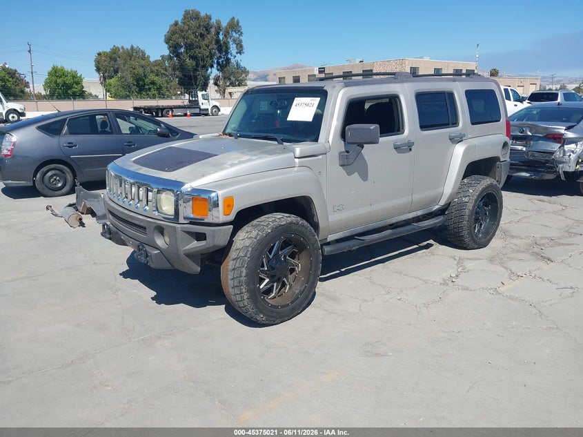 2007 Hummer H3 VIN 5GTDN13E878105681 IAAI salvage auction — NORMAL WEAR, Clear - Dealer Only (California), sold $825 on 2026-07-29 (photo 2)