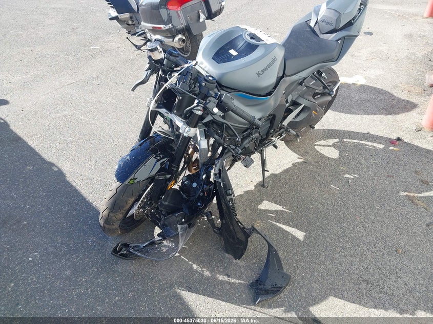 2025 Kawasaki Zx VIN JKBZXJJ18SA030138 IAAI salvage auction — FRONT END, Mv-907A (New York), sold $75 on 2026-07-08 (photo 2)