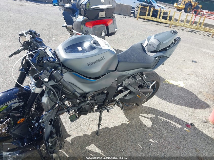 2025 Kawasaki Zx VIN JKBZXJJ18SA030138 IAAI salvage auction — FRONT END, Mv-907A (New York), sold $75 on 2026-07-08 (photo 9)