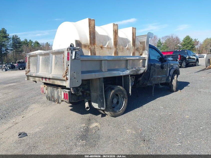 2025 Ford F-550 chassis VIN 1FDUF5HT0SDA17478 IAAI salvage auction — NORMAL WEAR, Salvage (Vermont), sold $10,450 on 2026-07-17 (photo 4)