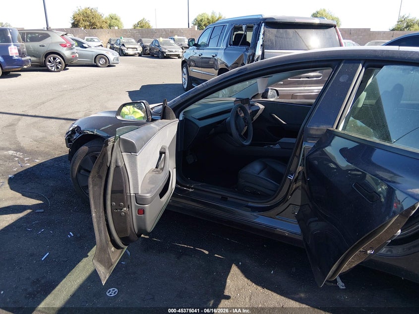 2025 Tesla Model 3 VIN 5YJ3E1EA4SF061779 IAAI salvage auction — RIGHT FRONT, Wait Title, sold $11,225 on 2026-07-31 (photo 5)