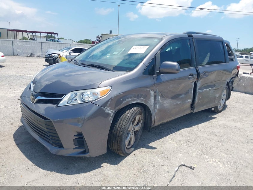 2018 Toyota Sienna VIN 5TDKZ3DC9JS954586 IAAI salvage auction — LEFT SIDE, Rebuildable (Florida), sold $5,050 on 2026-07-07 (photo 2)