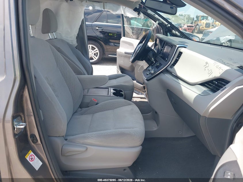 2018 Toyota Sienna VIN 5TDKZ3DC9JS954586 IAAI salvage auction — LEFT SIDE, Rebuildable (Florida), sold $5,050 on 2026-07-07 (photo 5)