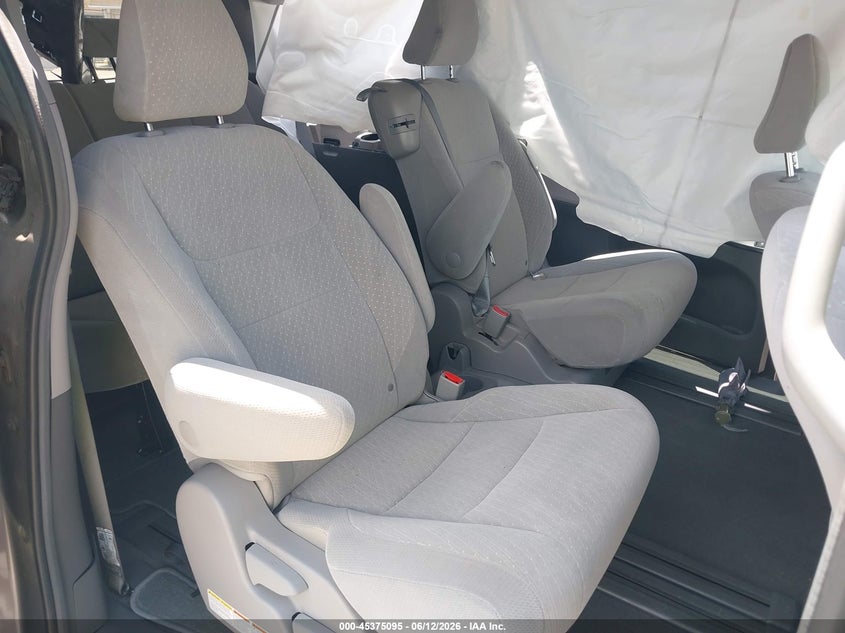 2018 Toyota Sienna VIN 5TDKZ3DC9JS954586 IAAI salvage auction — LEFT SIDE, Rebuildable (Florida), sold $5,050 on 2026-07-07 (photo 8)