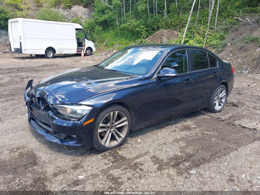 2013 BMW 3er VIN WBA3B5C5XDF595046 IAAI salvage auction — FRONT END, Salvage Title, sold $1,100 on 2026-08-16 (photo 2)
