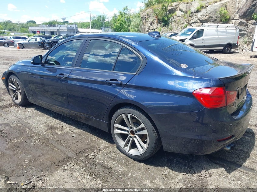 2013 BMW 3er VIN WBA3B5C5XDF595046 IAAI salvage auction — FRONT END, Salvage Title, sold $1,100 on 2026-08-16 (photo 3)