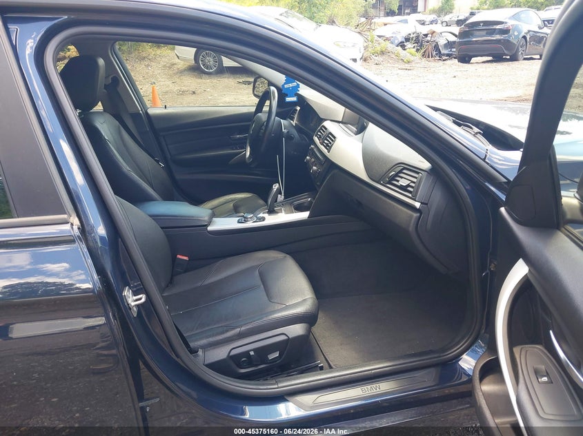 2013 BMW 3er VIN WBA3B5C5XDF595046 IAAI salvage auction — FRONT END, Salvage Title, sold $1,100 on 2026-08-16 (photo 5)