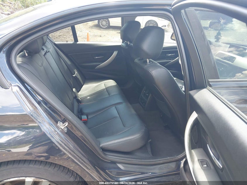 2013 BMW 3er VIN WBA3B5C5XDF595046 IAAI salvage auction — FRONT END, Salvage Title, sold $1,100 on 2026-08-16 (photo 8)