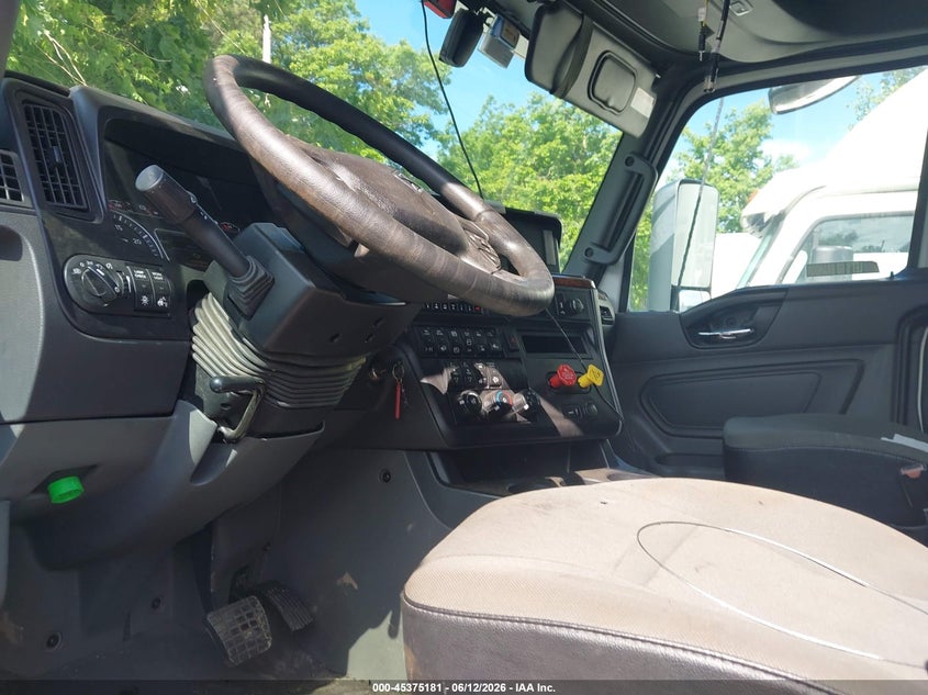 2022 International Lt VIN 3HSDZTZR9NN334544 IAAI salvage auction — FRONT END, Clear (New Jersey), sold $25 on 2026-07-29 (photo 6)