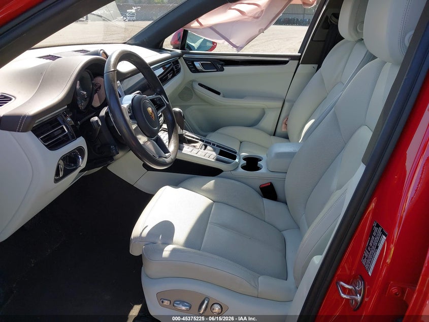 2021 Porsche Macan VIN WP1AB2A55MLB38012 IAAI salvage auction — RIGHT SIDE, Salvage (California), sold $17,050 on 2026-07-13 (photo 5)