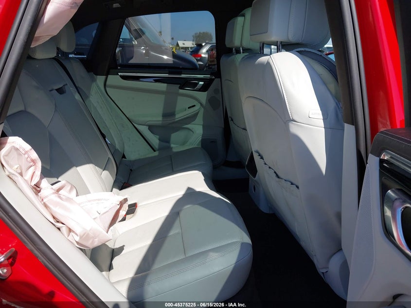 2021 Porsche Macan VIN WP1AB2A55MLB38012 IAAI salvage auction — RIGHT SIDE, Salvage (California), sold $17,050 on 2026-07-13 (photo 8)