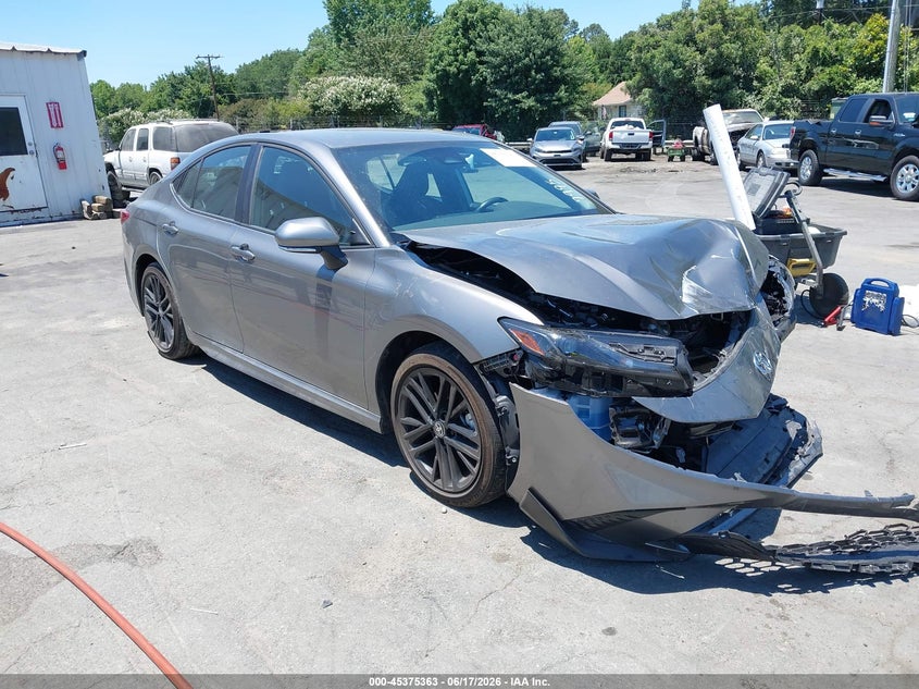 2025 Toyota Camry VIN 4T1DAACK1SU587995 IAAI salvage auction — FRONT END, Salvage Title, sold $7,900 on 2026-07-29 (photo 1)