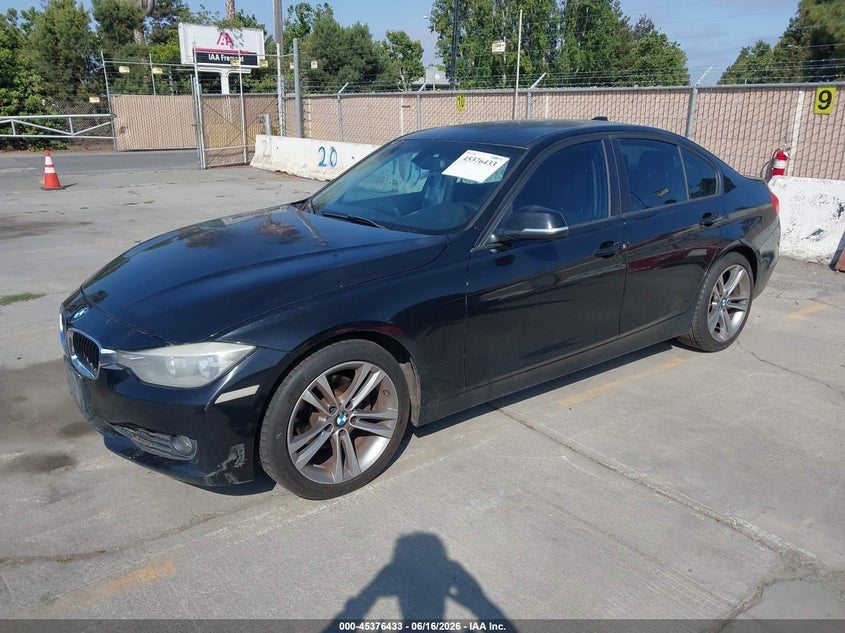 2014 BMW 3er VIN WBA3C1C50EK110430 IAAI salvage auction — NORMAL WEAR, Clear - Dealer Only (California), sold $625 on 2026-07-29 (photo 2)