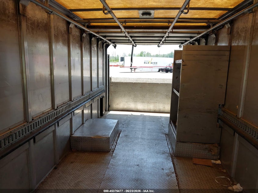 2007 Freightliner Chassis VIN 4UZAAPBW77CY18728 IAAI salvage auction — NORMAL WEAR, Clear (Florida), sold $1,200 on 2026-09-09 (photo 7)