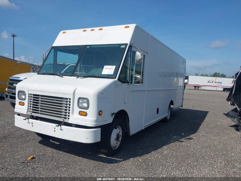 2007 Freightliner Chassis VIN 4UZAAPBW77CY18728 IAAI salvage auction — NORMAL WEAR, Clear (Florida), sold $1,200 on 2026-09-09 (photo 2)