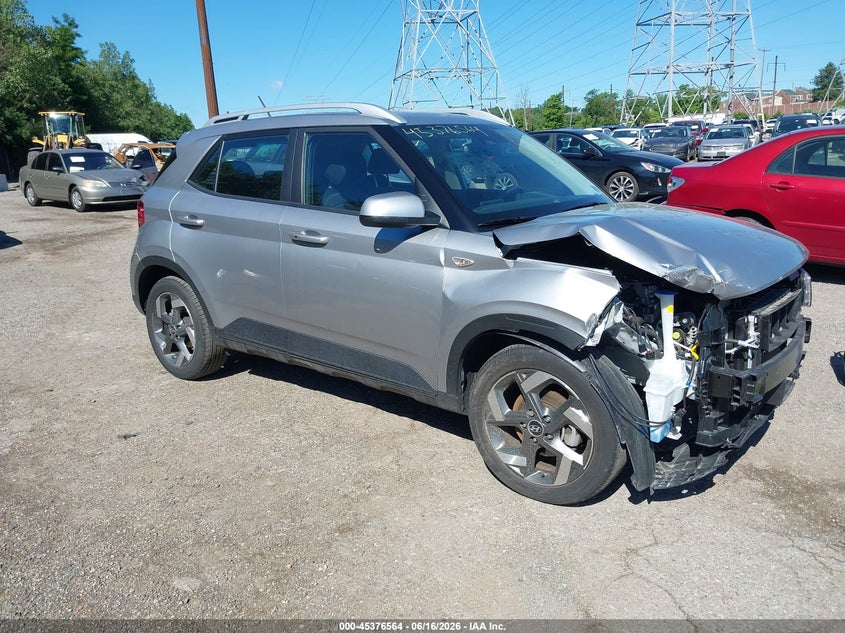 2024 Hyundai Venue VIN KMHRC8A31RU340488 IAAI salvage auction — RIGHT FRONT, Salvage Title, sold $4,500 on 2026-07-17 (photo 1)