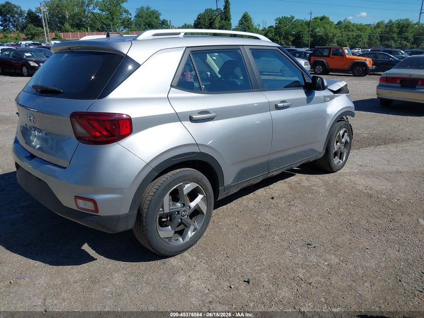 2024 Hyundai Venue VIN KMHRC8A31RU340488 IAAI salvage auction — RIGHT FRONT, Salvage Title, sold $4,500 on 2026-07-17 (photo 4)