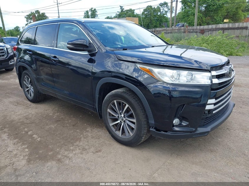 2017 Toyota Highlander VIN 5TDJZRFH0HS475099 IAAI salvage auction — LEFT FRONT, Clear (Michigan), sold $10,425 on 2026-07-23 (photo 1)